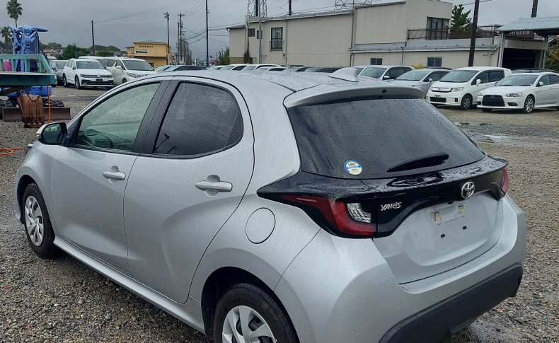 TOYOTA YARIS X 2020