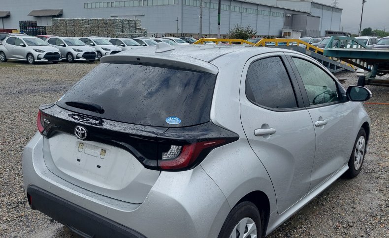 TOYOTA YARIS X 2020