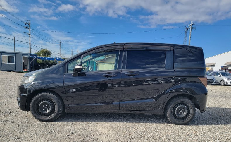 HONDA FREED SPIKE G JUST ION 2012