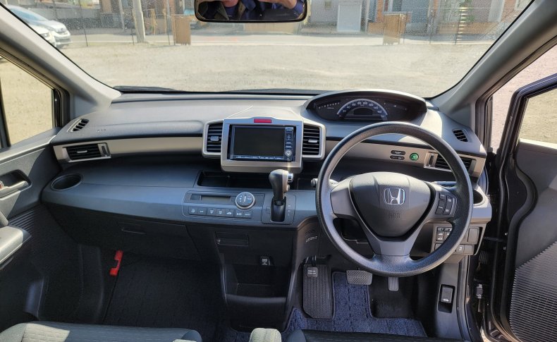 HONDA FREED SPIKE G JUST ION 2012