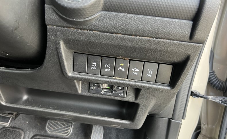 SUZUKI XBEE Hybrid MZ 4WD 2019