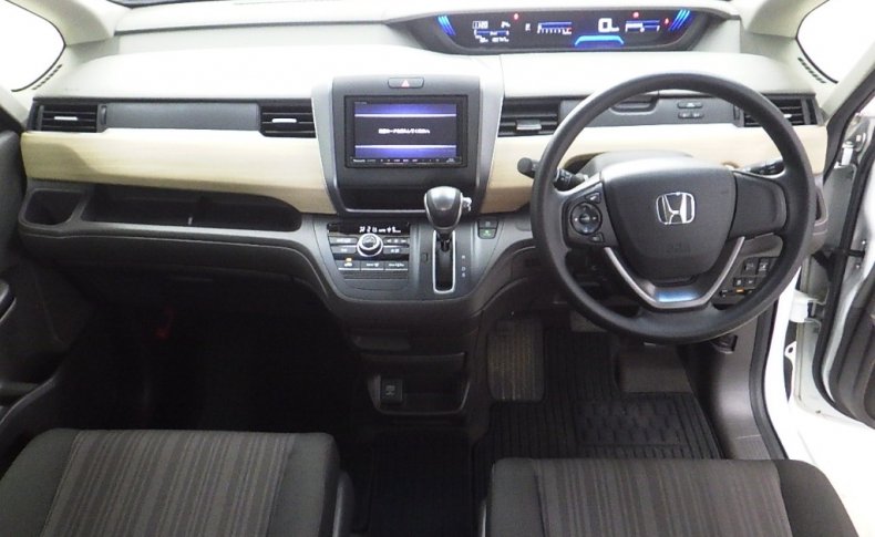 HONDA FREED G 2016