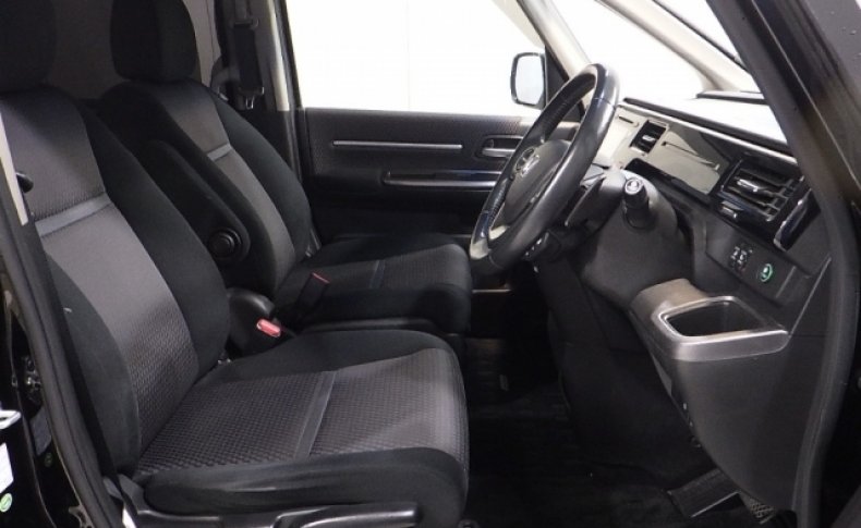 HONDA STEPWGN SPADA HONDA SENSING 7-SEATERS 2016