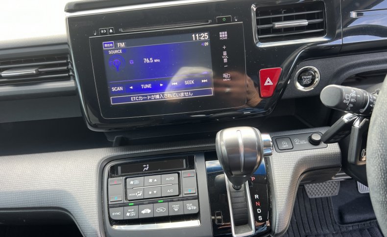 HONDA STEPWGN Spada Advanced Package Alpha 8 seater 2016