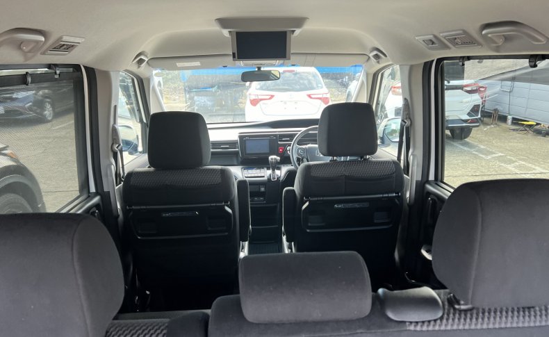 HONDA STEPWGN Spada Advanced Package Alpha 8 seater 2016