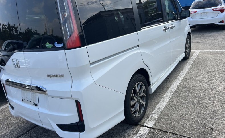 HONDA STEPWGN Spada Advanced Package Alpha 8 seater 2016