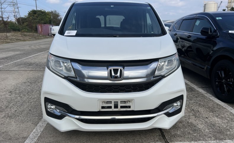 HONDA STEPWGN Spada Advanced Package Alpha 8 seater 2016