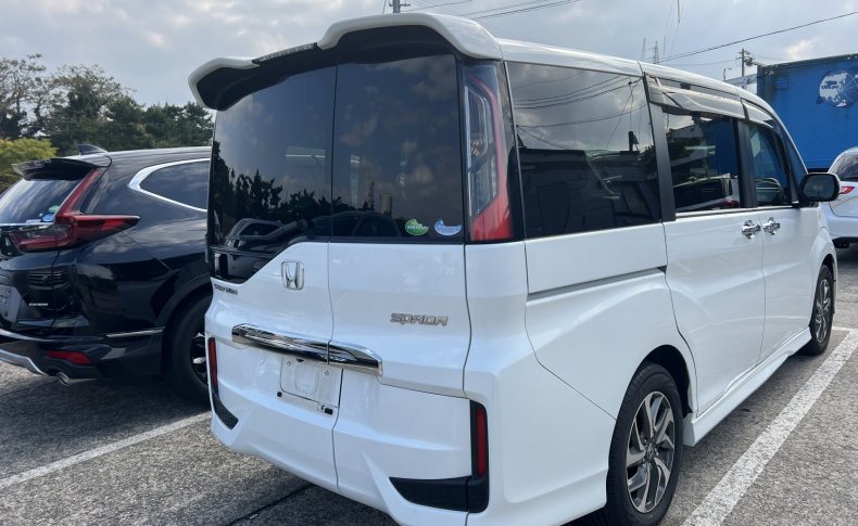 HONDA STEPWGN Spada Advanced Package Alpha 8 seater 2016