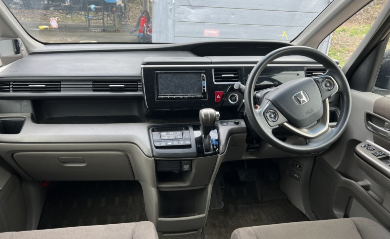 HONDA STEPWGN G 2015