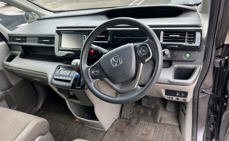 HONDA STEPWGN G 2015