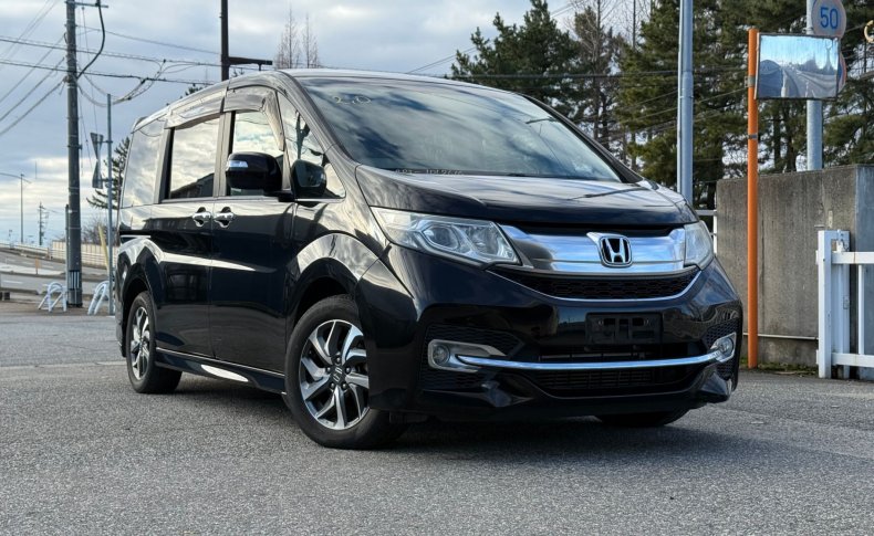 HONDA STEPWGN SPADA 2015