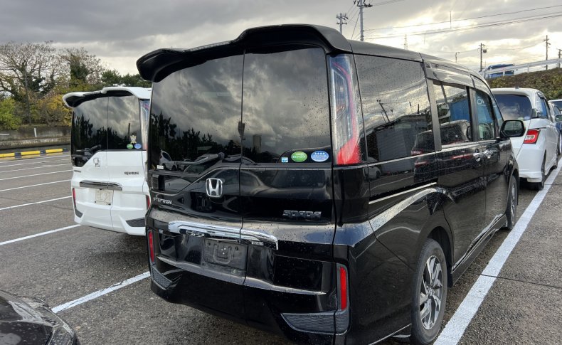 HONDA STEPWGN SPADA 2015