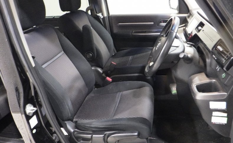 HONDA STEPWGN SPADA 2015