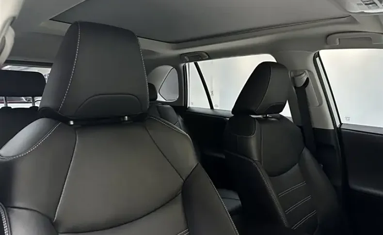 TOYOTA RAV4 Premium Edition 2021