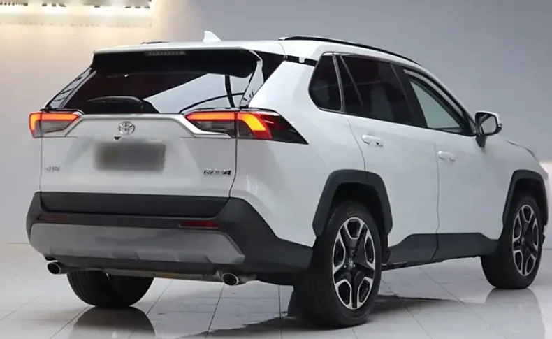 TOYOTA RAV4 Premium Edition 2021