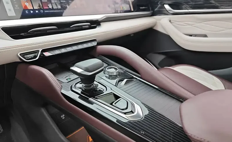 GEELY MONJARO  2021