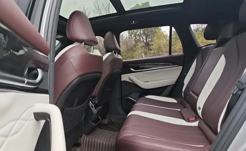 GEELY MONJARO  2021
