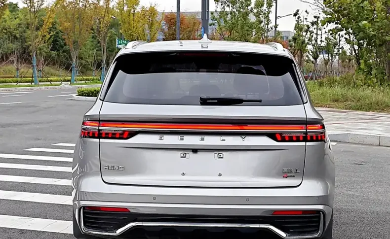 GEELY MONJARO  2021