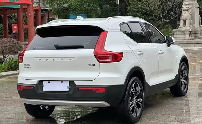 VOLVO XC40  2020