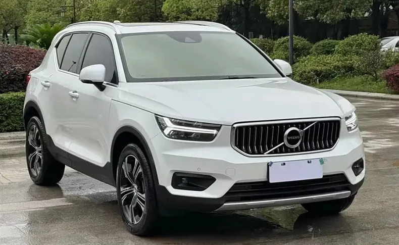VOLVO XC40  2020