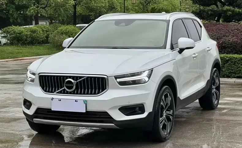 VOLVO XC40  2020