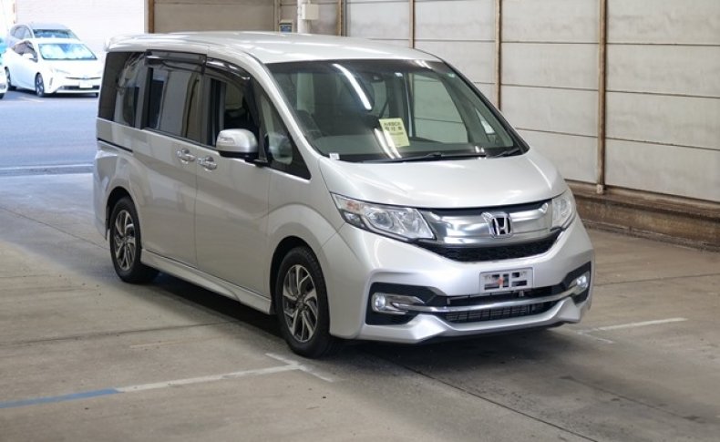 HONDA STEPWGN SPADA 2016
