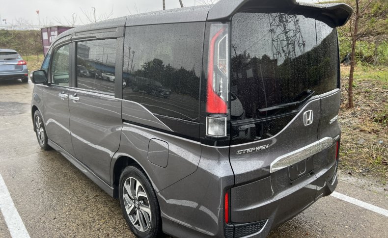 HONDA STEPWGN SPADA 2015