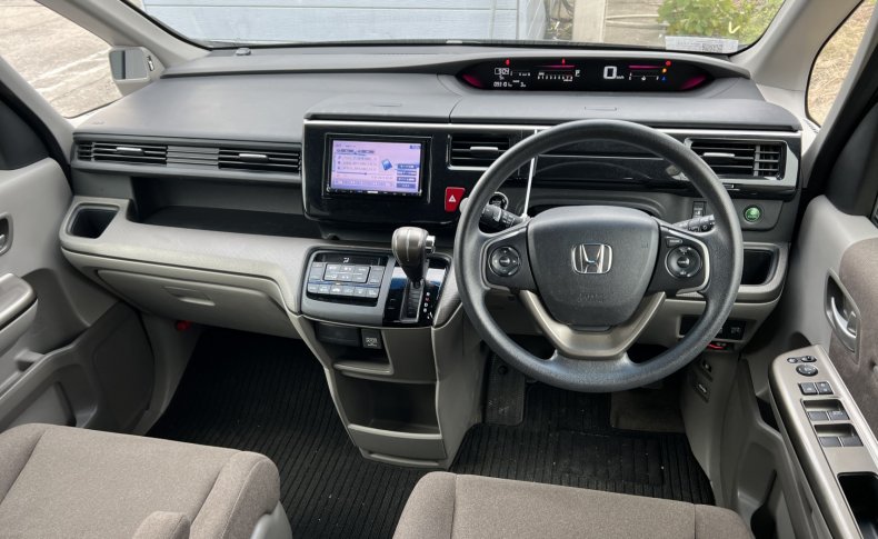 HONDA STEPWGN G 2015