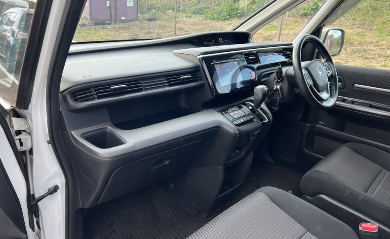 HONDA STEPWGN Spada Advanced Package Alpha 2015