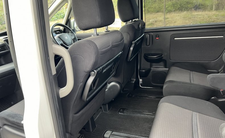 HONDA STEPWGN Spada Advanced Package Alpha 2015
