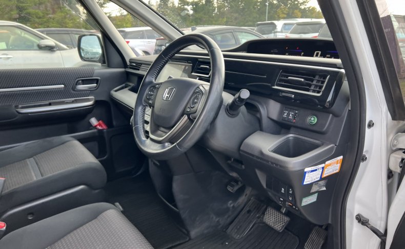 HONDA STEPWGN Spada Advanced Package Alpha 2015