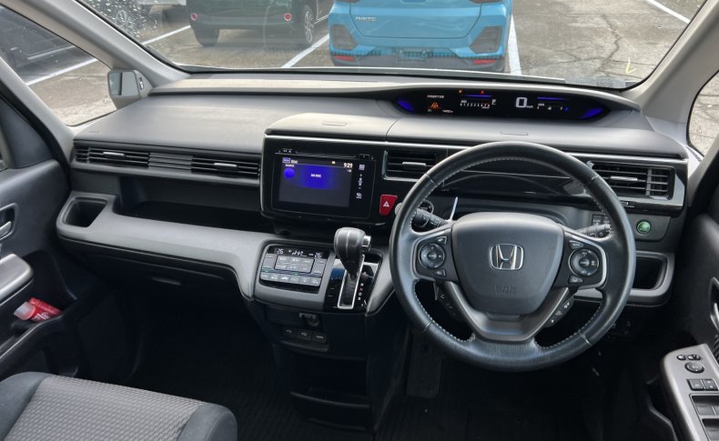 HONDA STEPWGN Spada Advanced Package Alpha 2015