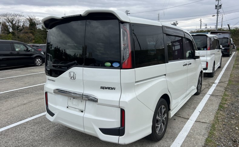 HONDA STEPWGN SPADA 2016