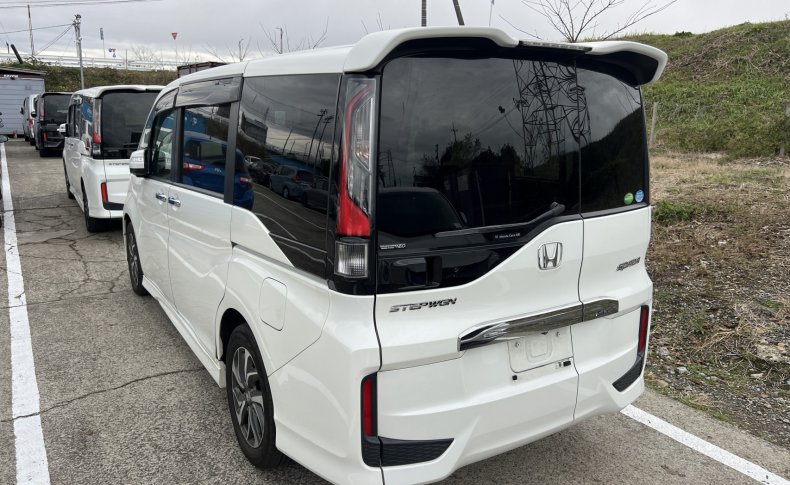 HONDA STEPWGN SPADA 2016