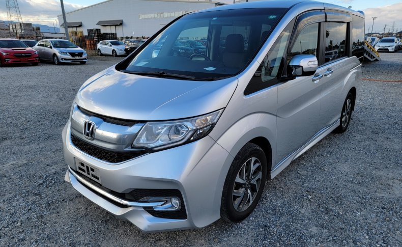 HONDA STEPWGN SPADA 2016