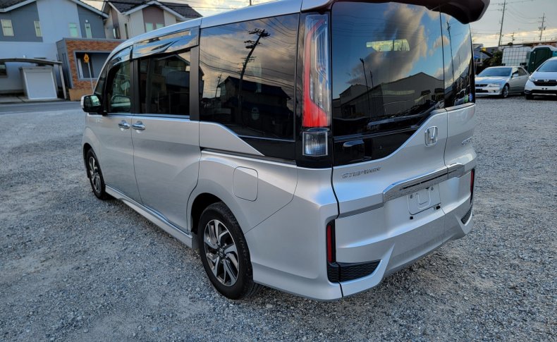 HONDA STEPWGN SPADA 2016