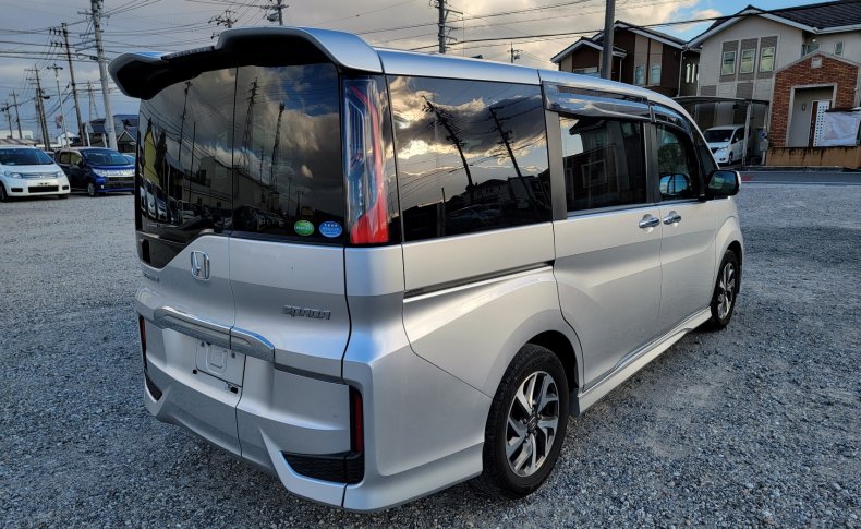 HONDA STEPWGN SPADA 2016