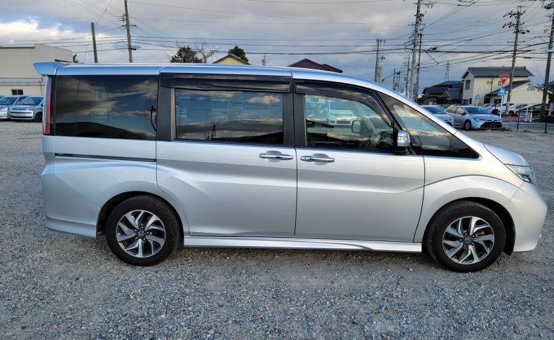 HONDA STEPWGN SPADA 2016