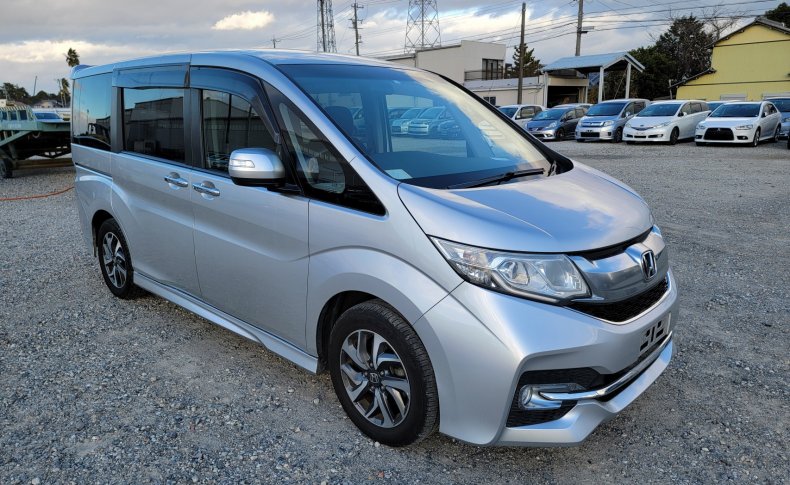 HONDA STEPWGN SPADA 2016