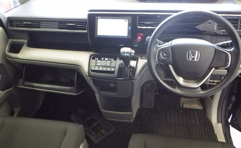 HONDA STEPWGN B 2016
