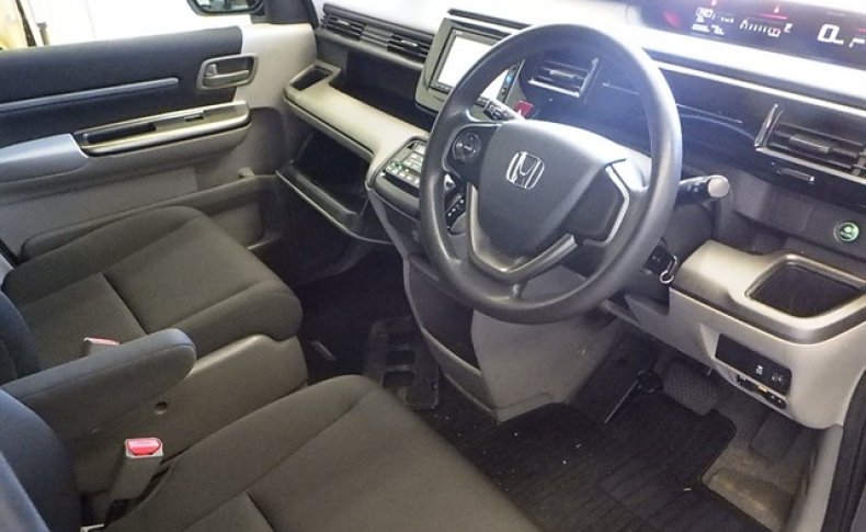 HONDA STEPWGN B 2016