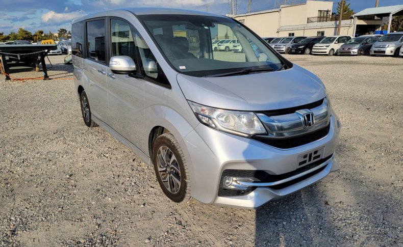 HONDA STEPWGN SPADA 4WD ADVANCE PACKAGE 2016
