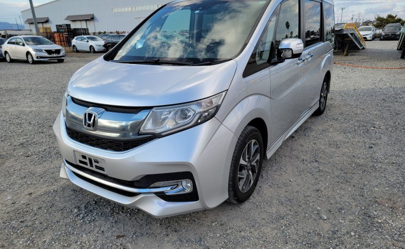 HONDA STEPWGN SPADA 4WD ADVANCE PACKAGE 2016