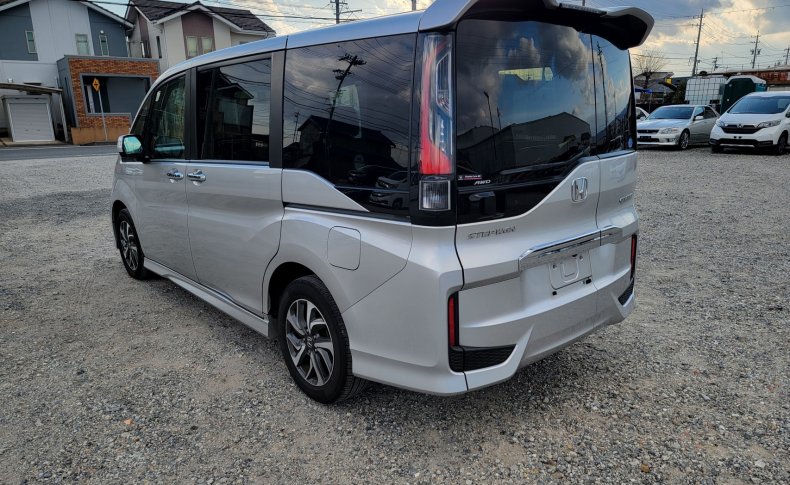 HONDA STEPWGN SPADA 4WD ADVANCE PACKAGE 2016
