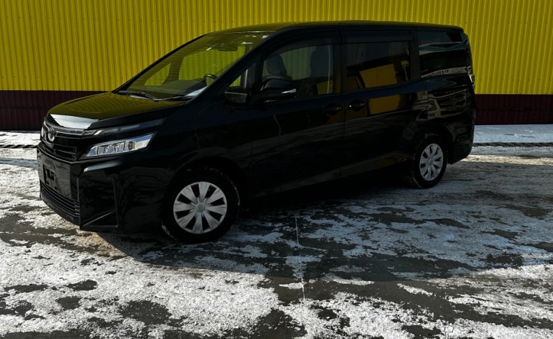 TOYOTA VOXY X 2018