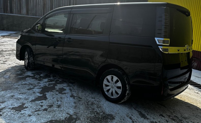 TOYOTA VOXY X 2018