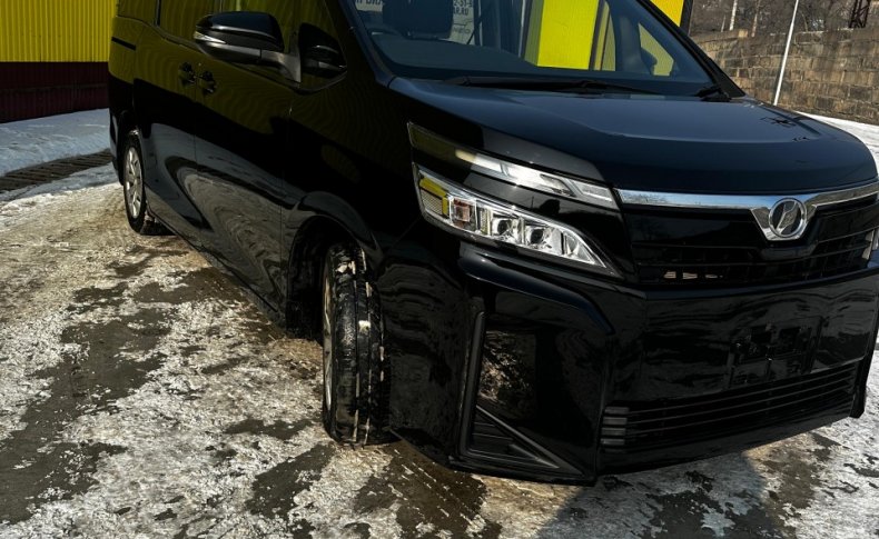 TOYOTA VOXY X 2018