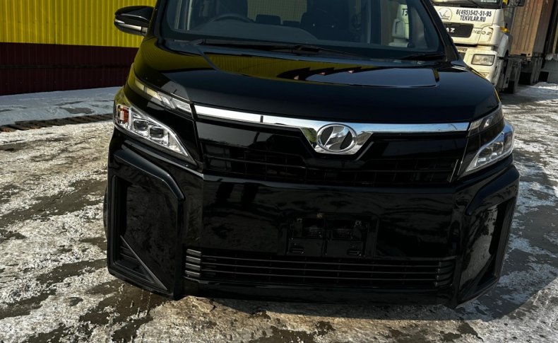 TOYOTA VOXY X 2018