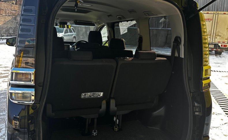 TOYOTA VOXY X 2018