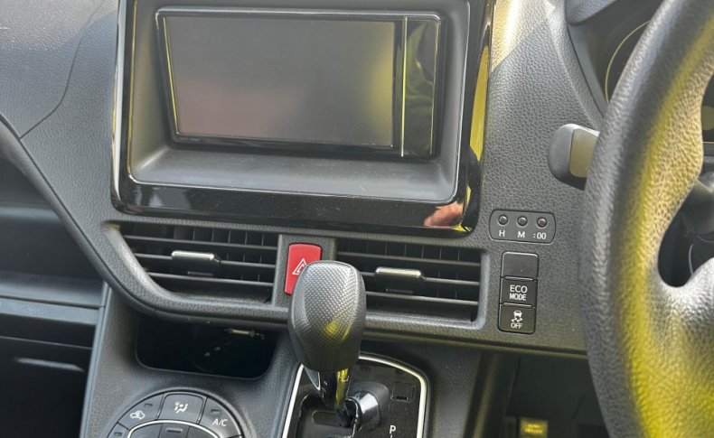 TOYOTA VOXY X 2018